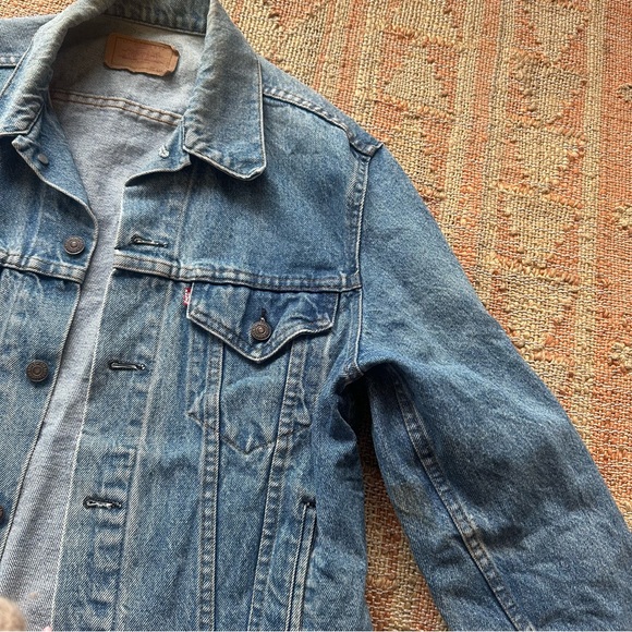 Vintage Levi's Classic Denim Boyfriend Jacket - Picture 11 of 13
